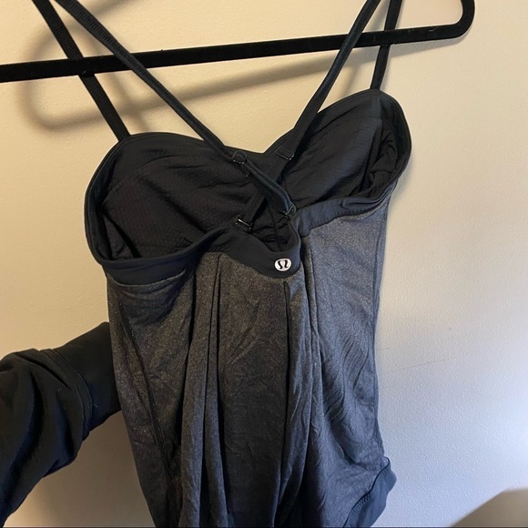 Lululemon Grey Tank 💙​​​​​ - Picture 4 of 4